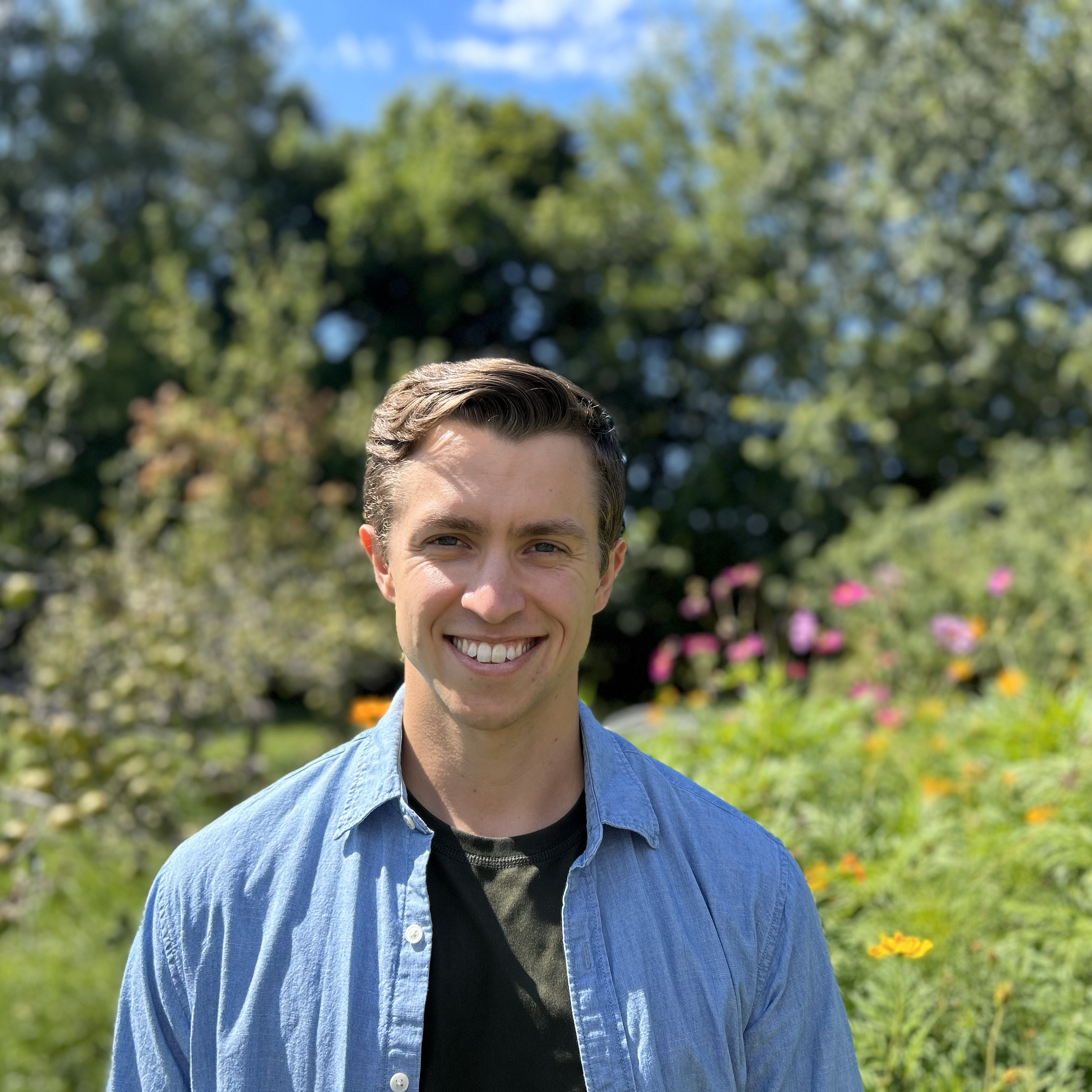 Portrait of your's truly, with a face impossible to describe. Due to hideousness or unspeakable beauty? No one knows...